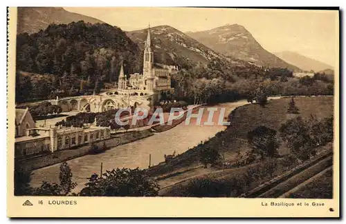 Cartes postales Lourdes La Basilique et le Gave