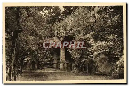 Cartes postales Rocamadour Entree de la Grotte de la Mise au Tombeau A gauche une station du chemind e croix