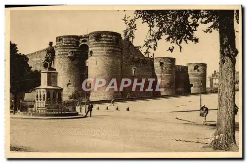 Cartes postales Angers Le Chateau et la Statue du Roi Rene