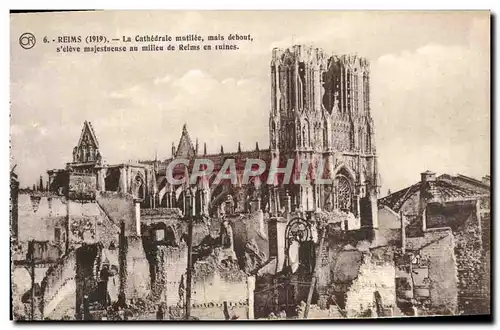 Cartes postales Reims La Cathedrale mutilee Militaria