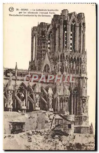 Cartes postales Reims La Cathedrale bombardee par les Allemands Militaria