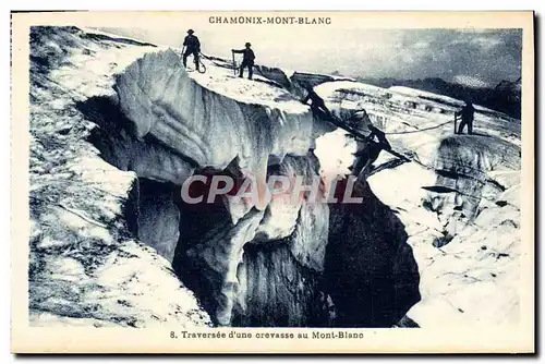 Ansichtskarte AK Chamonix Mont Blanc Traversse d&#39une crevasse au Mont Blanc Alpinisme