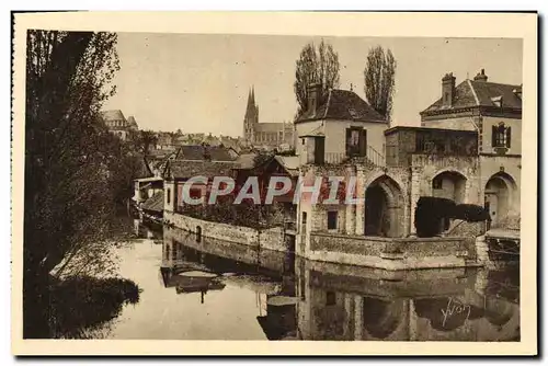 Cartes postales Chartres Le Chateau d&#39If et la Cathedrale