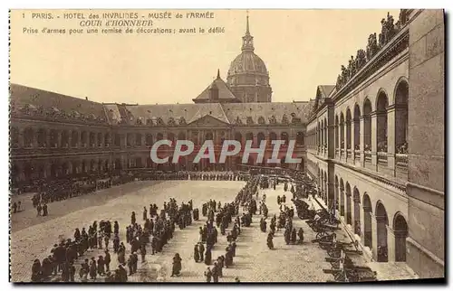 Ansichtskarte AK Paris Hotel des Invalides Musee de l&#39Armee Cour d&#39honneur Prise d&#39armes pour une remise