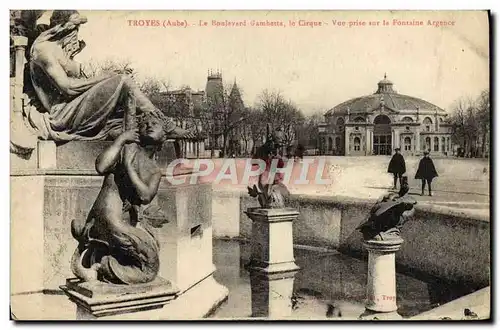 Cartes postales Troyes Le Boulevard Gambetta Le cirque Vue prise sur la fontaine Argence