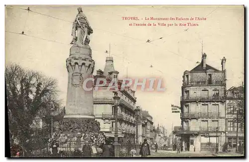Cartes postales Troyes Le Monument des Enfants de l'Aube et l'entree de la ville par la rue Thiers