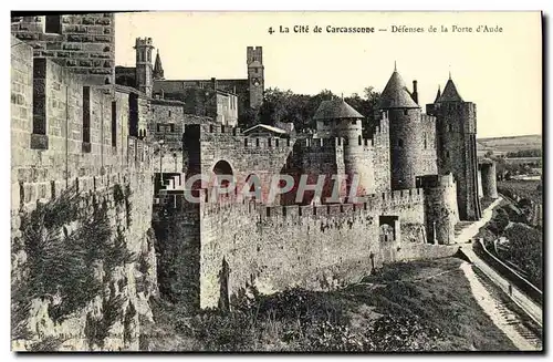 Cartes postales La cite de Carcassonne defenses de la porte d'aude