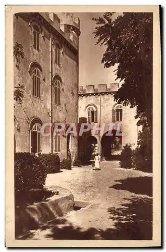 Ansichtskarte AK Abbaye st michel de Frigolet Sur la place de l&#39Abbaye