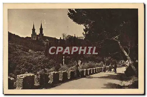 Ansichtskarte AK St Michel De Frigolet L&#39Abbaye se Cache Derriere Les Pins Et les cypres