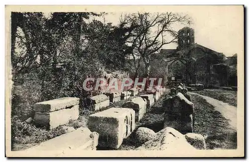 Cartes postales Arles Sur Rhone Un Coin Des Alyscamps