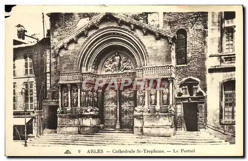 Cartes postales Arles Cathedrale St Trophime Le Portail