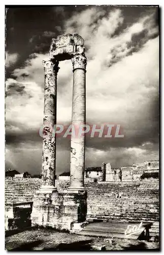 Ansichtskarte AK Arles Les Colonnes Corinthiennes Du Theatre Antique