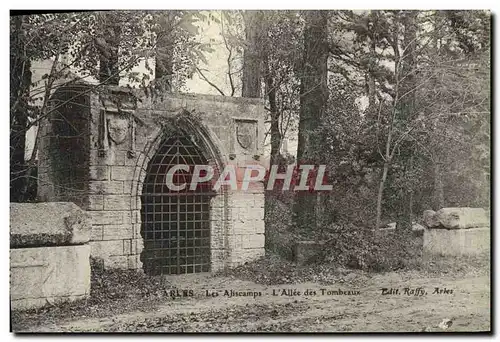 Ansichtskarte AK Arles Les aliscamps l&#39allee des tombeaux