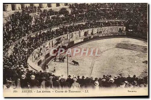 Ansichtskarte AK Arles Les Arenes Course de taureaux Corrida