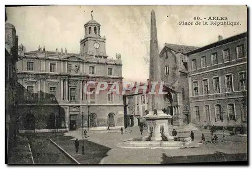 Cartes postales Arles Place De La Republique