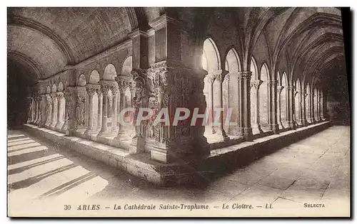 Cartes postales Arles La Cathedrale Sainte Trophime Le Cloitre