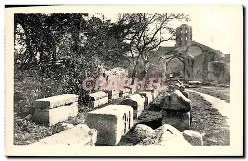 Cartes postales Arles Sur Rhone Un Coin des Alyscamps Chapelle Saint Honorat