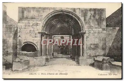 Cartes postales Arles Porte D&#39Entree des Aliscamps