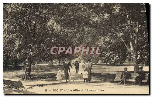 Ansichtskarte AK Vichy Une Allee du Nouveau Parc