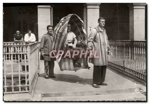 Cartes postales moderne Neris les Bains La Chaise a Porteur