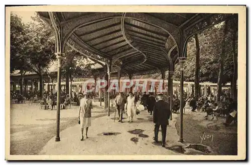 Cartes postales La Douce France Vichy Les Allees Couvertes et les pergolas