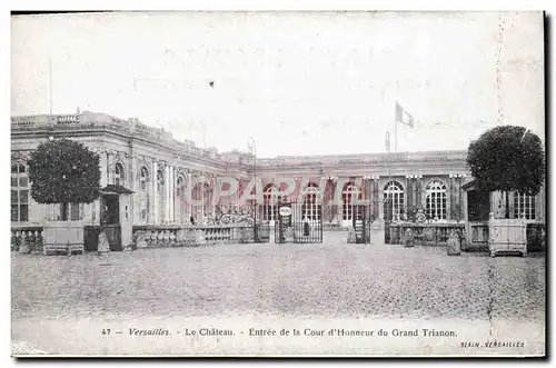 Ansichtskarte AK Versailles Le Chateau entree de la Cour D&#39Honneur Du Grand Trianon