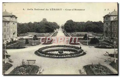 Cartes postales Le Vesinet L&#39Asile National Cour d&#39honneur