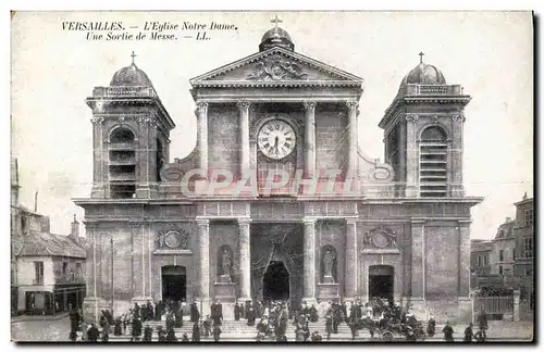 Cartes postales Versailles L&#39Eglise Notre Dame Une Sortie de Messe