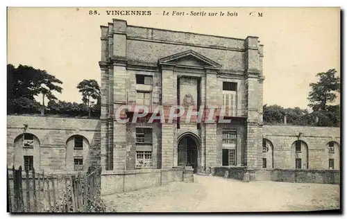 Cartes postales Vincennes Le Fort Sortie sur le bois