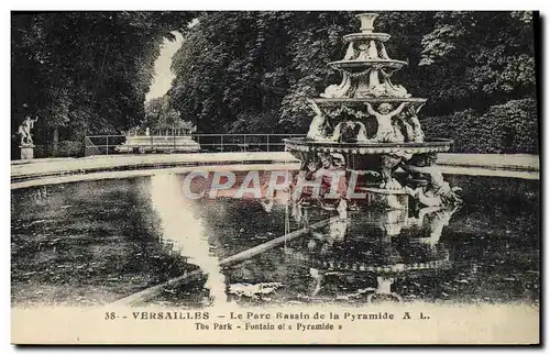 Cartes postales Versailles Le Parc Bassin de la Pyramide