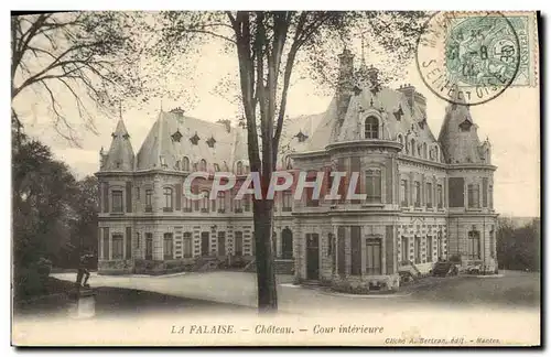 Cartes postales La Falaise Chateau Cour interieure