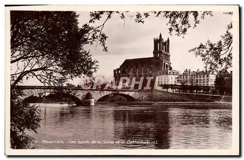 Cartes postales Mantes Les Bords De La Seine et la cathedrale