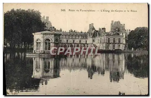 Cartes postales Palais De Fontainebleau L&#39Etang Des Carpes et le palais