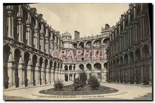 Cartes postales Saint Germain En Laye La Cour du Musee