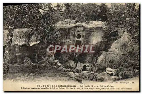 Ansichtskarte AK Foret De Fontainebleau La Grotte Et Le Medaillon Colinet