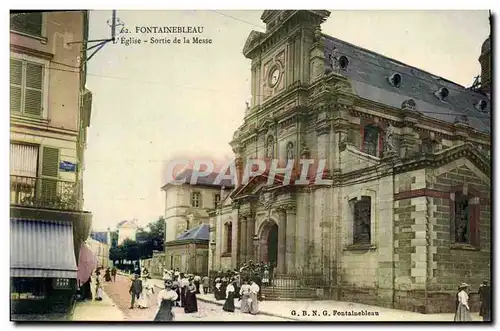 Cartes postales Fontainebleau L&#39Eglise Sortie De La Messe