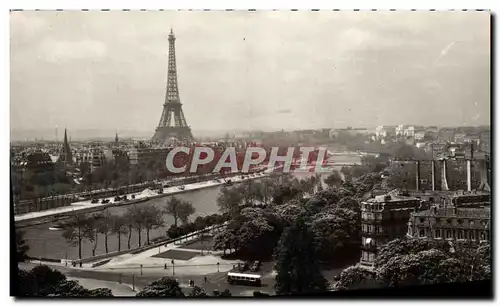 Cartes postales moderne Paris en Flanant Prespective de la Seine la Tour Eiffel et le Palais de Chaillot