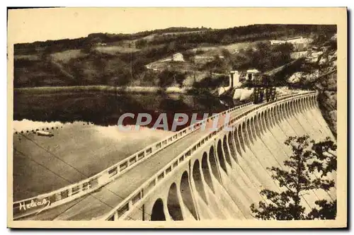 Cartes postales Grand Barrage De Sarrans La Route Qui Passe Au Sommet De La Digue