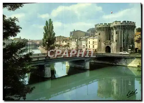 Cartes postales moderne Verdun Le Pont Sur La Meuse Et La Porte Chaussee