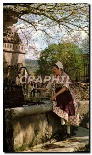 Cartes postales moderne Les Belles Images Du Comtat Scene a la fontaine Folklore