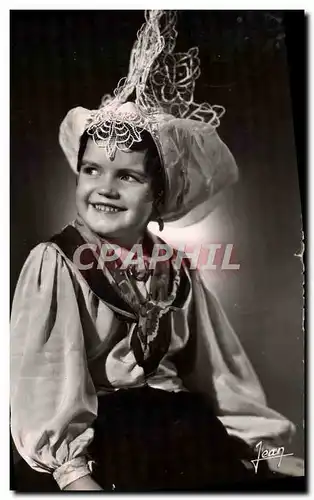 Cartes postales moderne Petite fille En Costume Des Sables D'Olonne Folklore