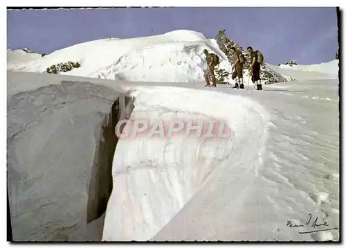 Moderne Karte Une Cordee Contourne Une crevasse avant de la franchir Alpinisme