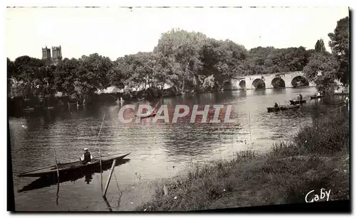 Cartes postales moderne Mantes La Jolie Le Vieux Pont Sur La Seine Et Les Tours La Cathedrale Peche Pecheur