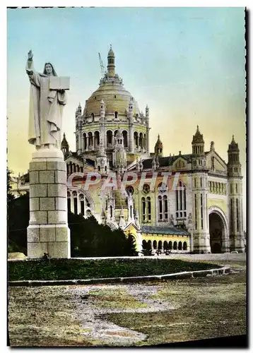 Cartes postales moderne La Basilique De Lisieux Statue De Ste Therese l'Entree Du Parvis