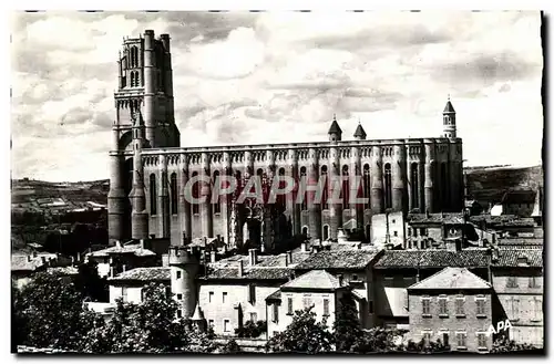 Cartes postales moderne Albi La Basilique Sainte Cecile Au Premier Plan Maison natale de Toulouse Lautrec avec sa tourel