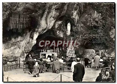 Cartes postales moderne Lourdes Centre Mondial De Pelerinage