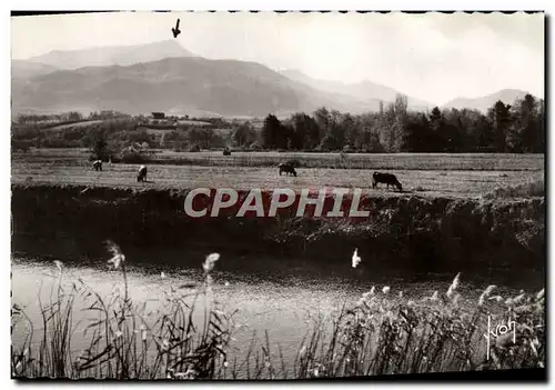 Cartes postales moderne Le Pays Basque Les Bords De La Nivelle Et Le Massif De La Rhune