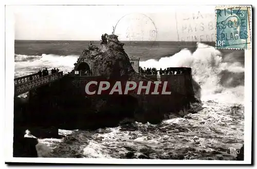 Cartes postales moderne Biarritz Tempete Du Rocher De La Vierge