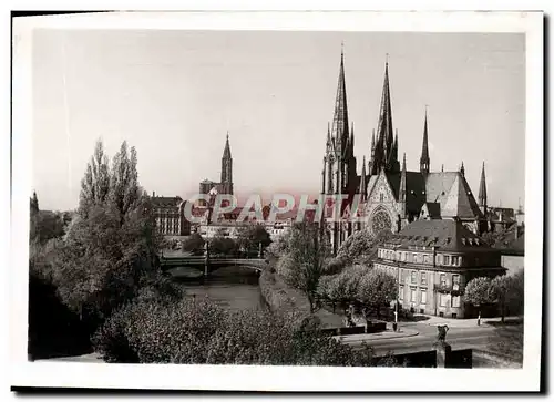 Cartes postales moderne Strasbourg Eglise Saint Paul Et La Cathedrale