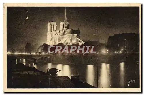 Cartes postales Paris En Flanant Notre Dame Illuminee